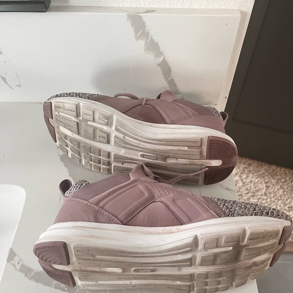 New balance , ladies, running shoe, memory foam, only used a few times x - Picture 4 of 4